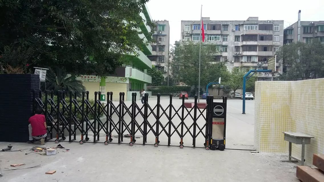 湘潭经开区湘潭经开区深圳市伸缩门